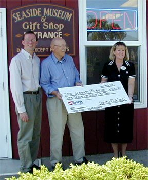 U.S. Bank donates to Seaside Museum, 2003